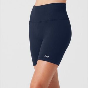 Alo Yoga 5" Seamless Ribbed Favorite Short - Navy